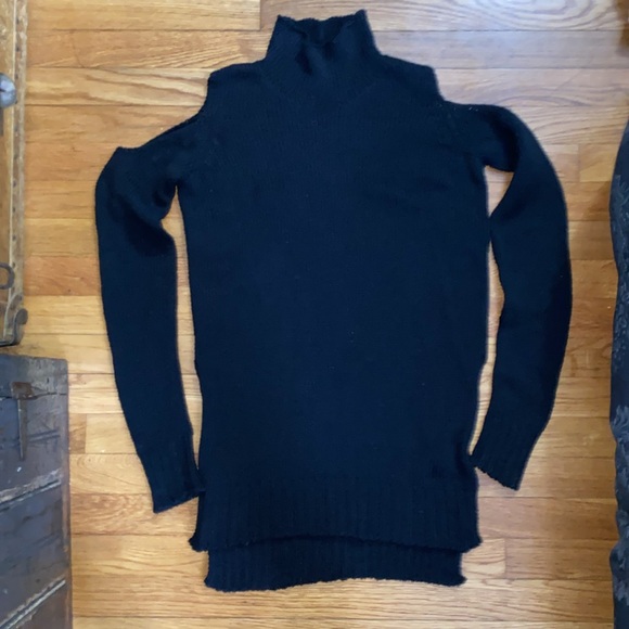 NWOT Marcella Moda Cold Shoulder Mock Neck Sweater - Picture 3 of 14